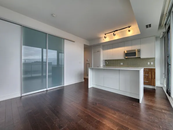 111 Champagne Ave S #1403, Ottawa, ON K1S 5V3