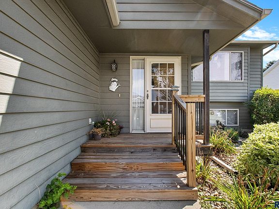 5th image of 800 N Sherwood Ave