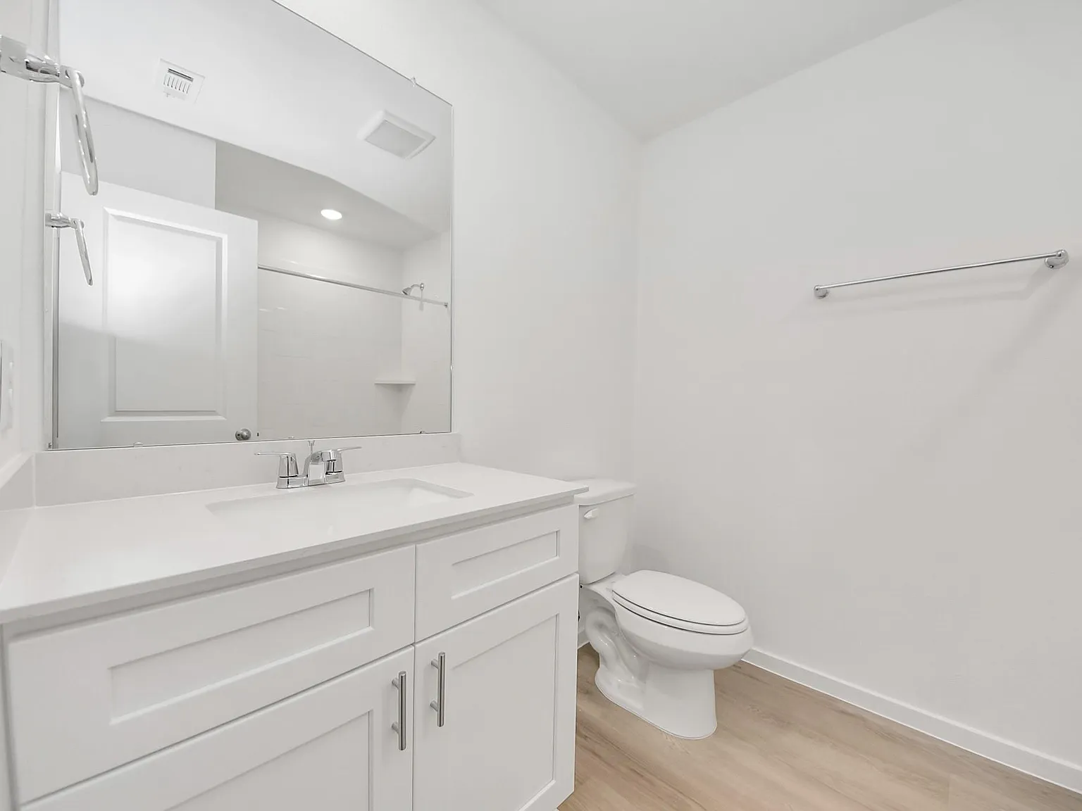 4 bed, 2.5 bath, 1878 sqft, $2,450 — Photo 4