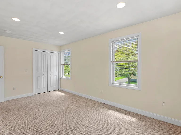 103 Bay View Ave — Photo 26