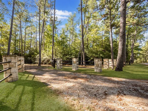 22 Mount Zion Rd, New Waverly, TX 77358