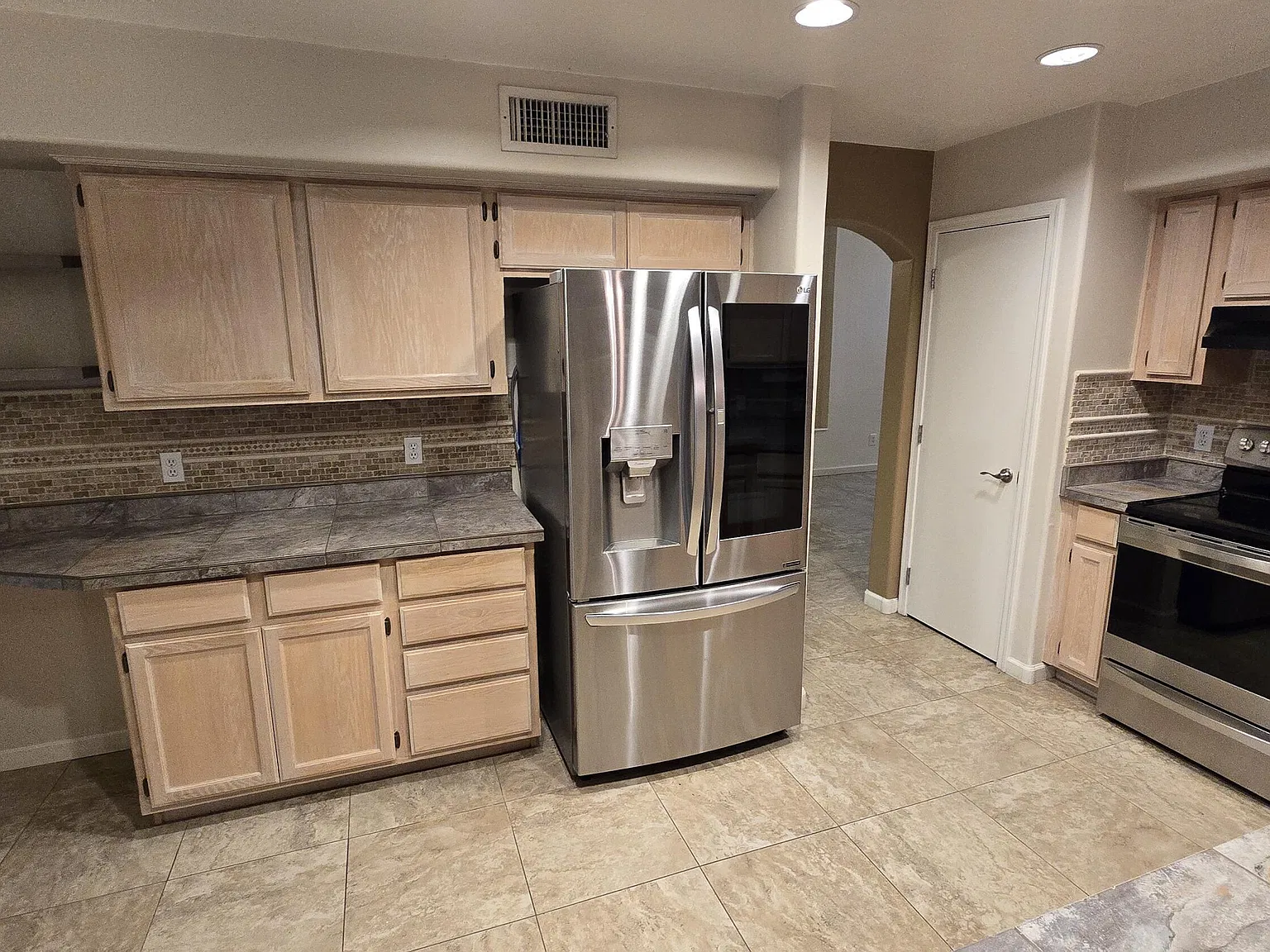 4 bed, 2.5 bath, 2557 sqft, $2,495 — Photo 3