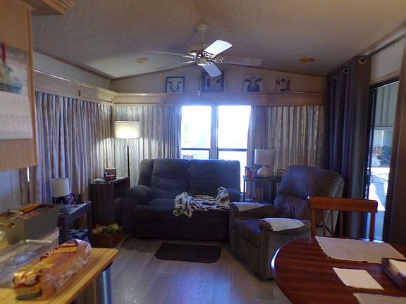 5th image of 1050 S Arizona Blvd #33