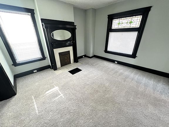 4th image of 288 Helen St #6