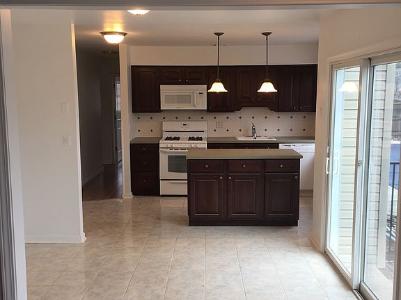 3rd image of 503 Cedarwood Dr