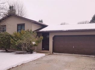 7117 Carnwood Rd, Madison, WI 53719