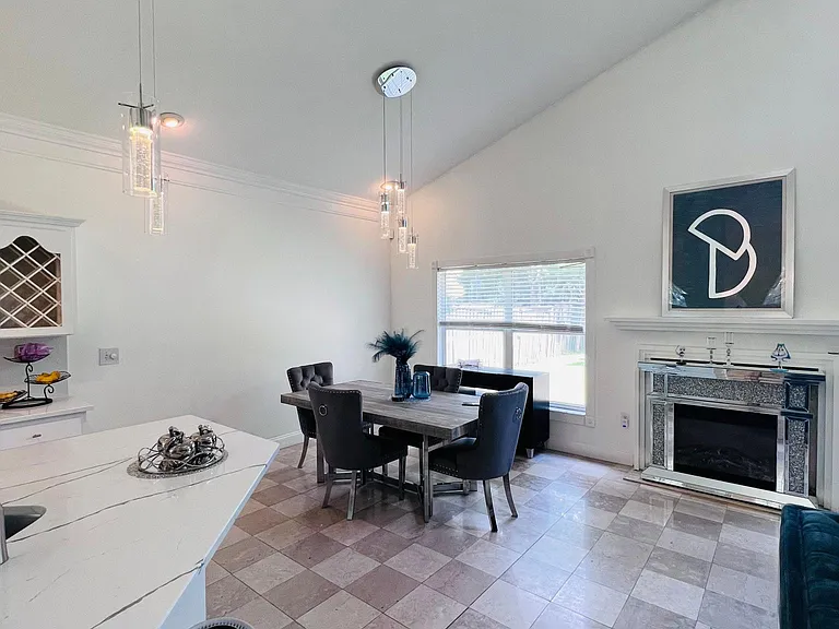 11831 Derbyshire Dr — Photo 13