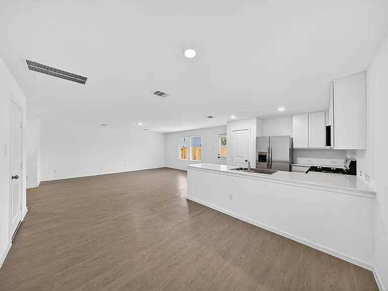 31413 Pratola Serra Cir — Photo 4