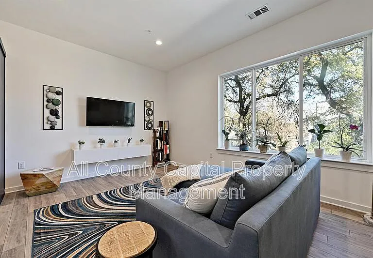 2804 S 1st St #2106-2804 — Photo 9
