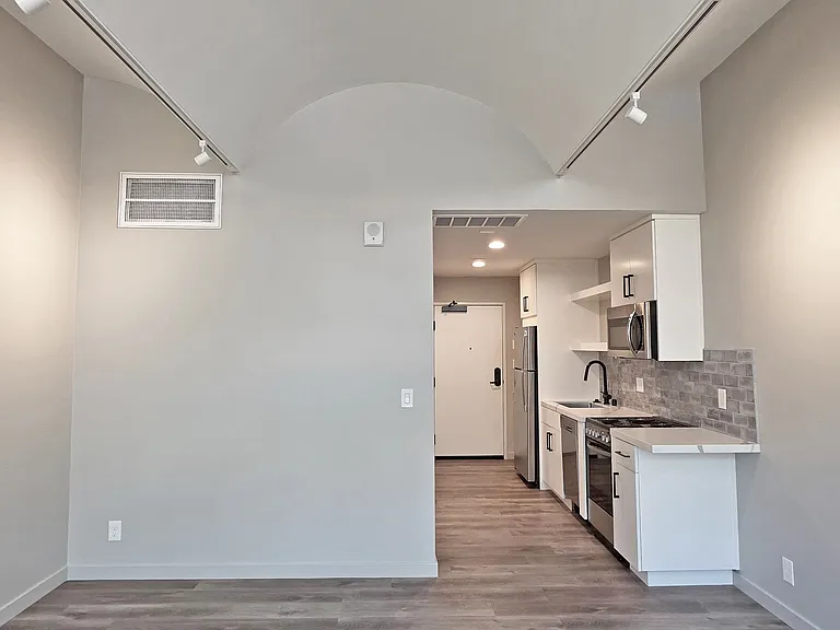 2716 N St #302 — Photo 12