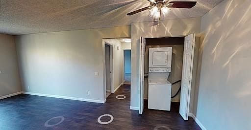 3rd image of 331 N Emerald Dr