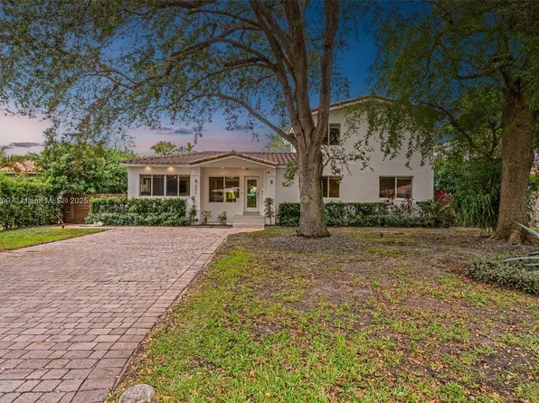 971 NE 116th St, Biscayne Park, FL 33161