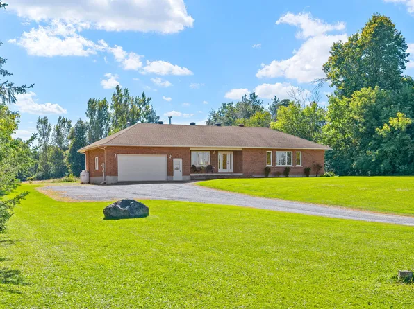 2572 Roger Stevens Dr, Ottawa, ON K0A 2T0