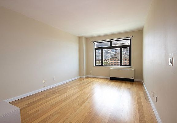 5th image of 1102 49th Ave APT 9H