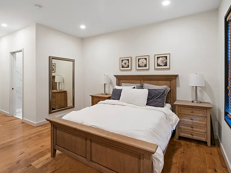 211 Condor St #8 — Photo 12