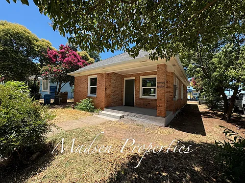2718 Brown Ave Photo 1