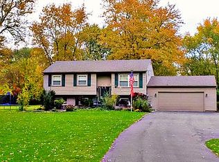 3116 Smith Rd, Lambertville, MI 48144