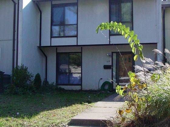 1st image of 123 Woodgate Ct