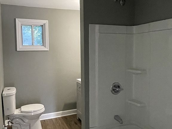 5th image of 1105 N Orchard Knob Ave