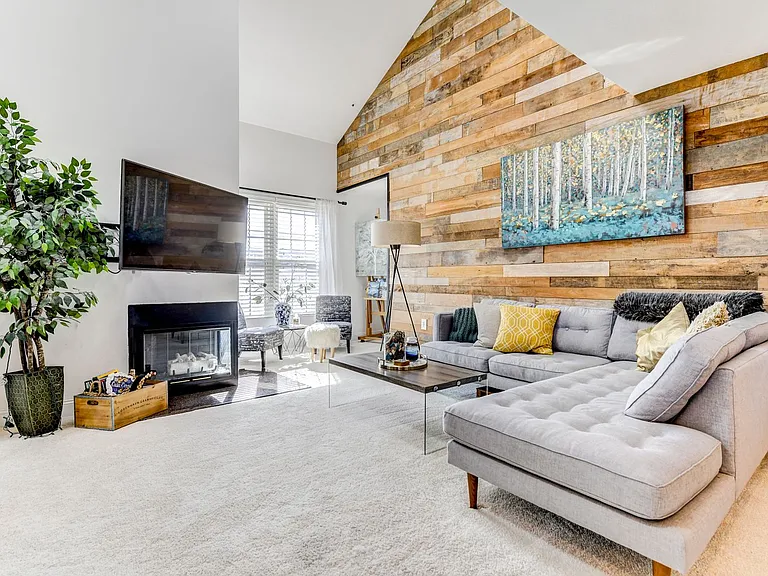 273 S Pickett St #402 — Photo 4