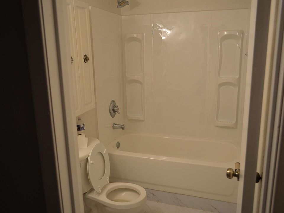 1st image of 2837 Vancouver Dr