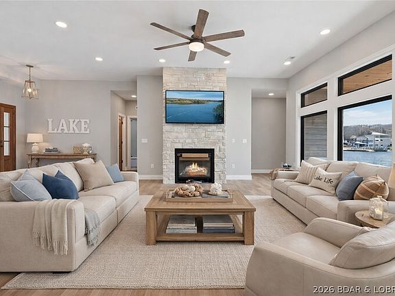 4th image of 1112 Spring Creek Dr