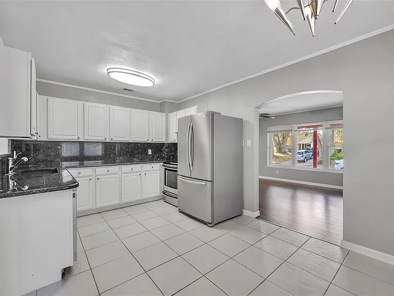 1811 Park Lake St — Photo 10