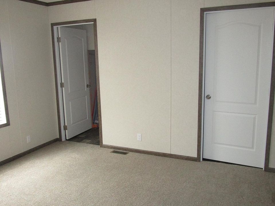 2nd image of 1001 S Mayflower Rd Lot 93