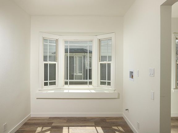 4th image of 1006 W Clark Ave