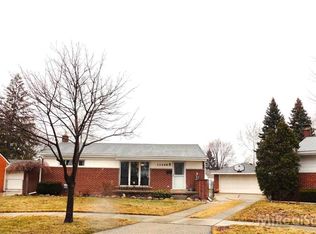 32448 Grinsell Dr, Warren, MI 48092