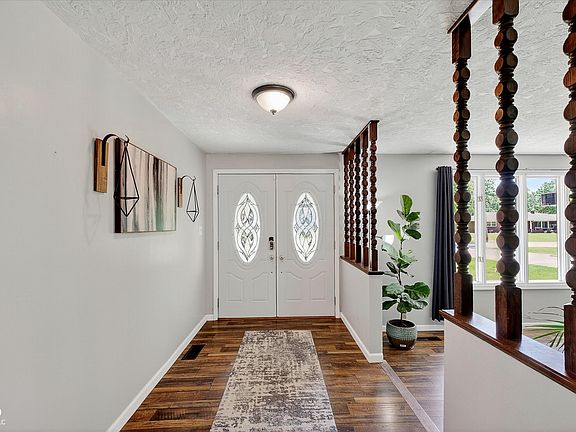 3rd image of 5312 Larita Ln