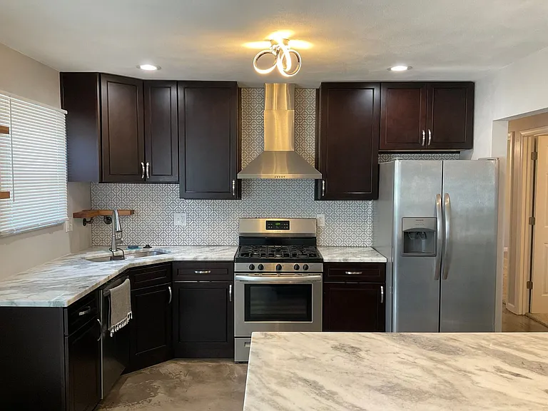 501 Dartmouth Dr — Photo 5