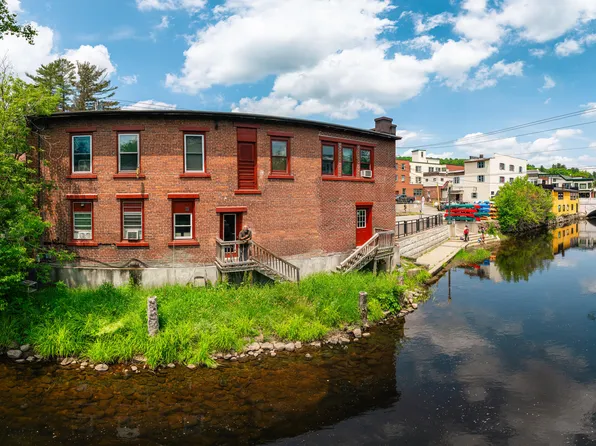 68 Dorsey St, Saranac Lake, NY 12983