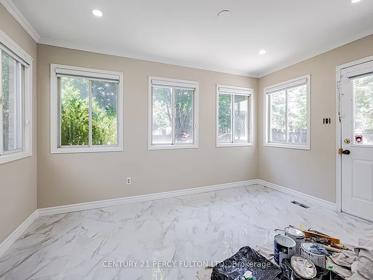 81 Ennisclare Pl — Photo 18
