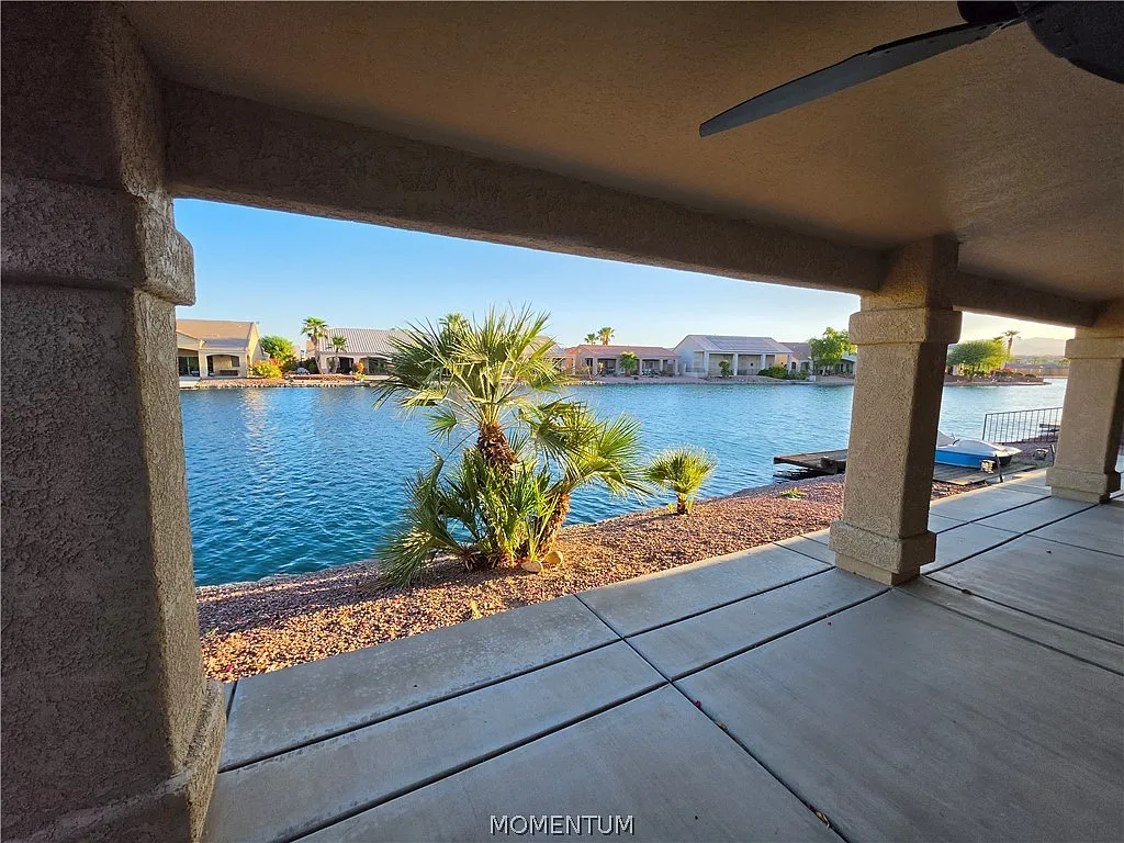 3 bed, 2.0 bath, 1952 sqft, $2,000 — Photo 3