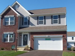 319 Green Acres Dr, Johnstown, OH 43031