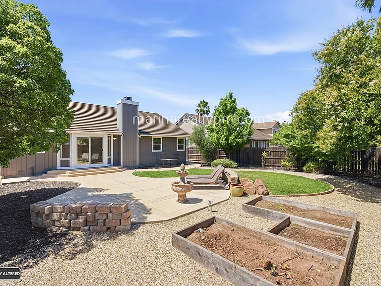 208 Buttercup Cir — Photo 46