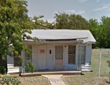 1st image of 421 E Garrison Ave