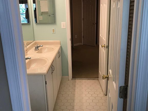 4th image of 927 Hillside Lake Ter APT 206