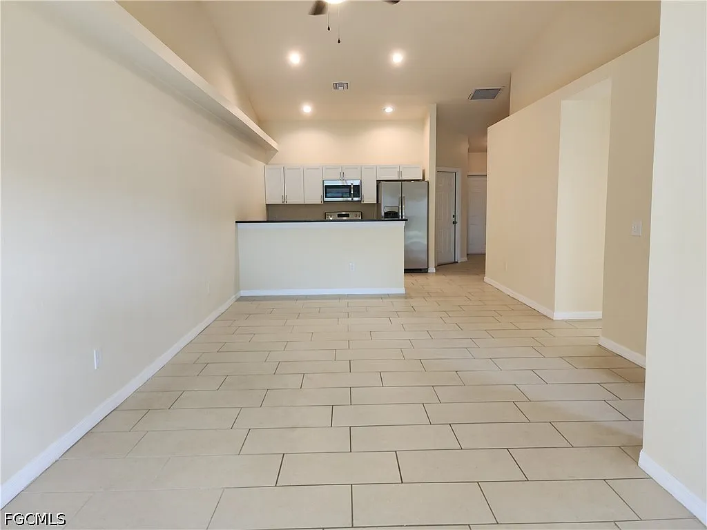 3 bed, 2.0 bath, 1209 sqft, $1,550 — Photo 3