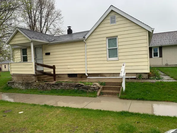 1422 Milburn Blvd, Mishawaka, IN 46544