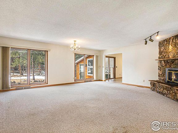 4th image of 2429 Spruce Ave