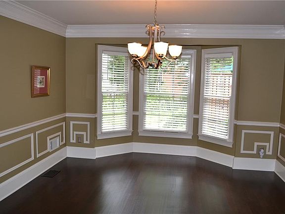 5th image of 2715 Winthrope Way