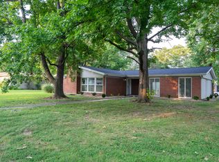 201 Westernaire Dr, Marion, IL 62959