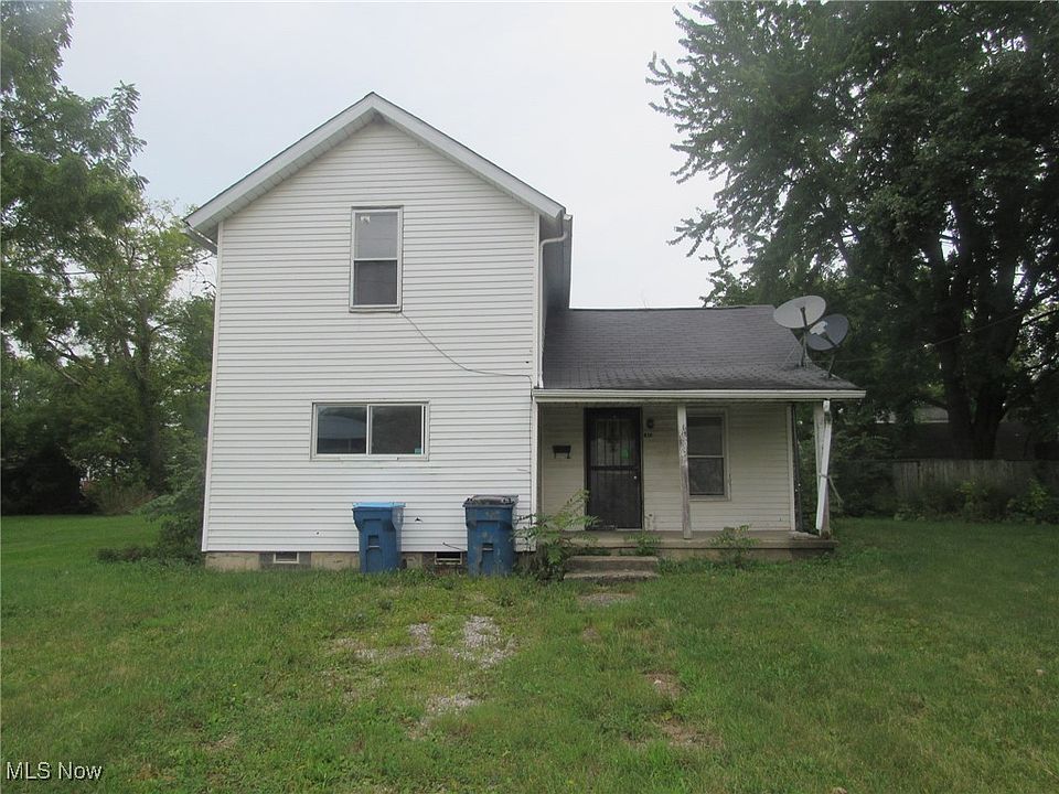 1st image of 410 Magyar St