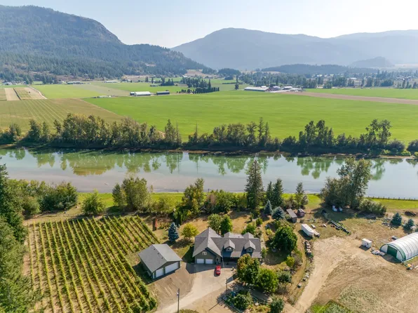 70 Waterside Rd, Enderby, BC V0E 1V3