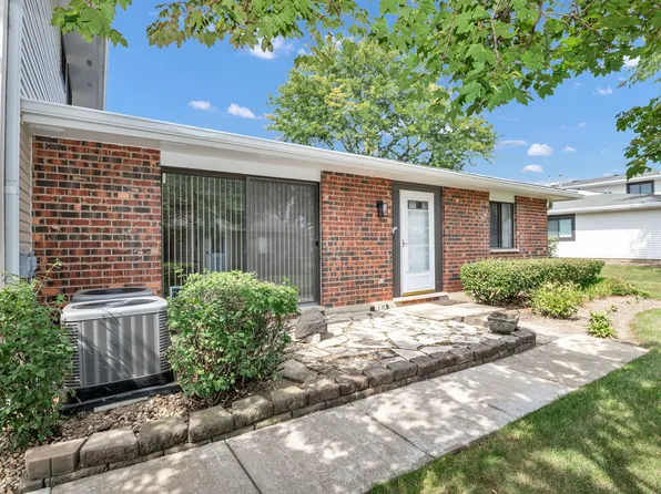 123 Fairlane Ct APT C, Bloomingdale, IL 60108