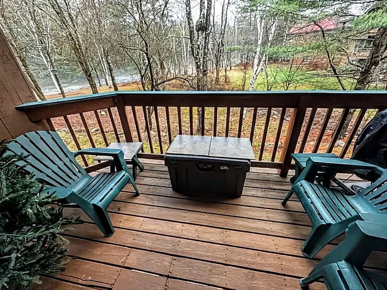 Deck (river views)