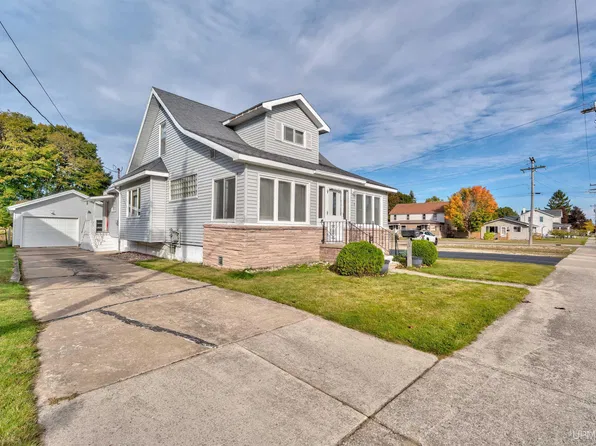 189 N Cedar St, Manistique, MI 49854