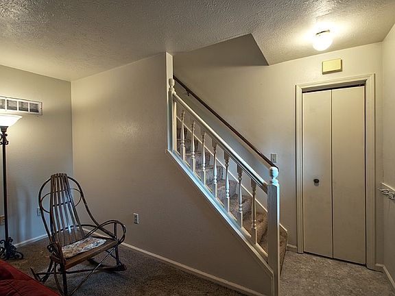 2nd image of 18109 Hedgewood Dr